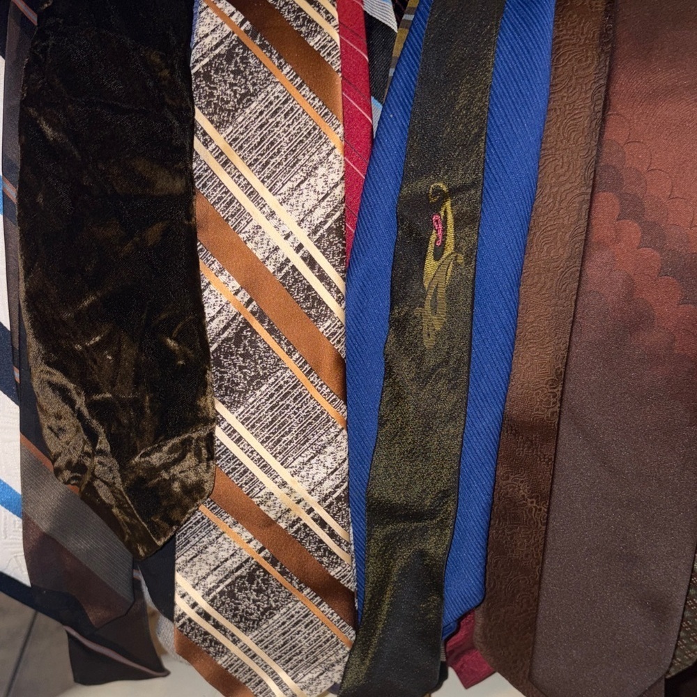 30 Vintage Men’s Neckties Excellent Condition 50s 60s 70s Retro Dress Ties - Picture 1 of 17